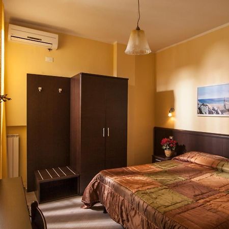 Hotel Il Cavaliere Nero Тиррения Экстерьер фото