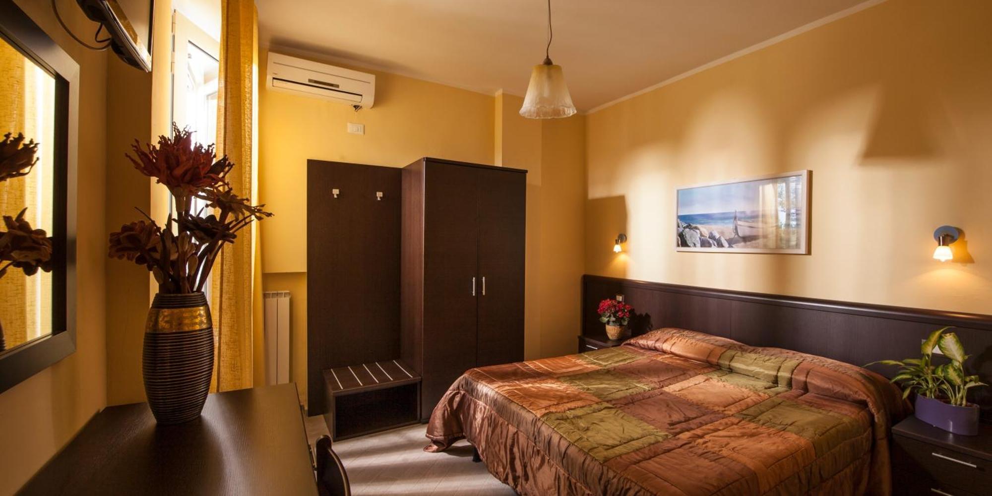 Hotel Il Cavaliere Nero Тиррения Экстерьер фото